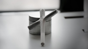 How to Roll a Cross Joint Like a True Stoner