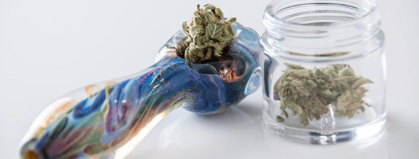 Marijuana Pipes – How to Smoke From and Use a Weed Pipe 