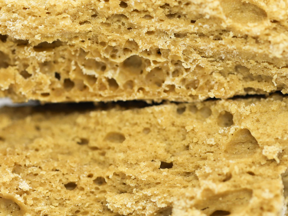 BANANA KUSH CRUMBLE CLOSE UP.jpg BANANA KUSH CRUMBLE CLOSE UP.jpg